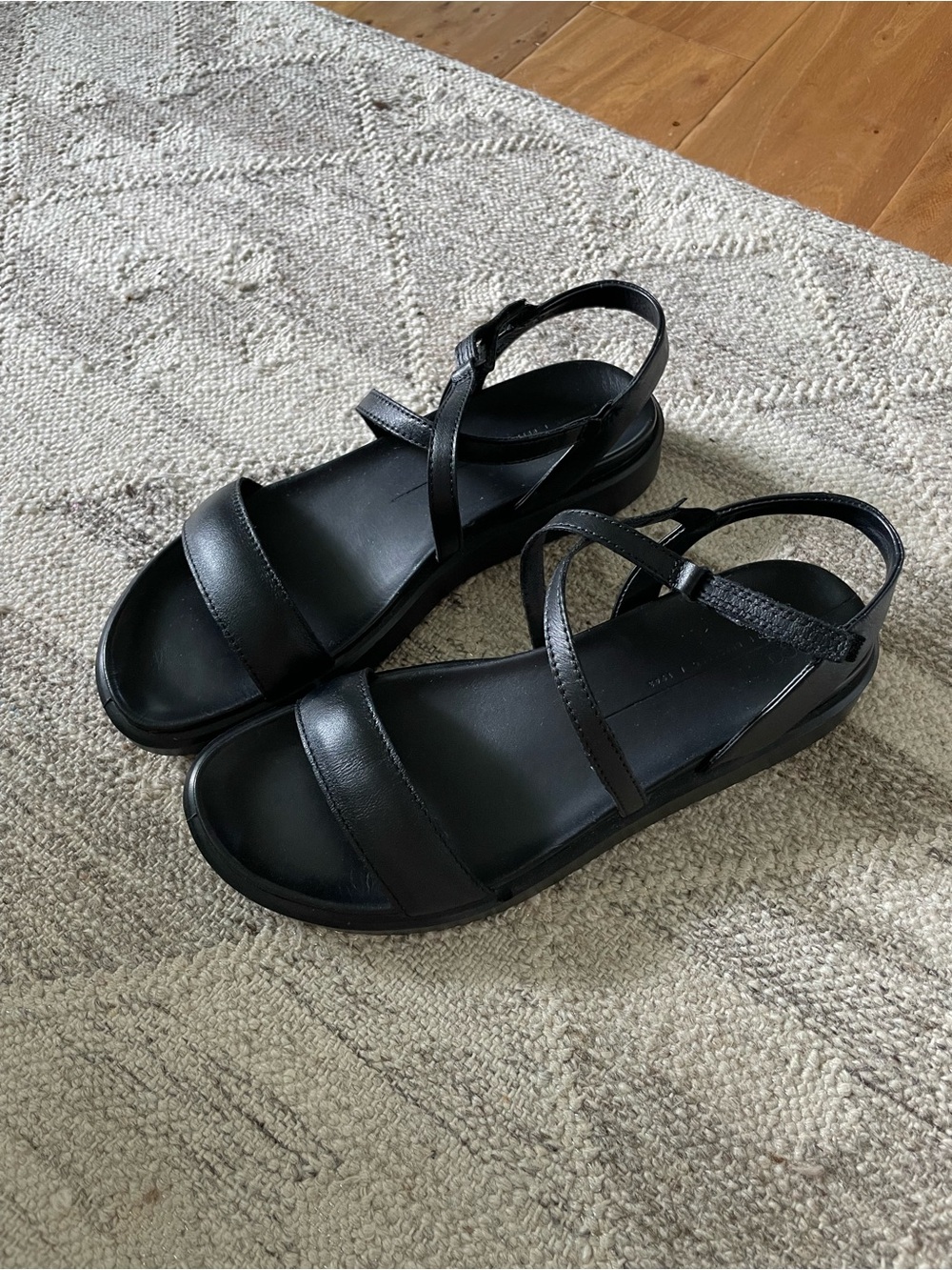 Ecco Yuma Ankle Strap Sandal In Black Leather - Picture 6 of 8